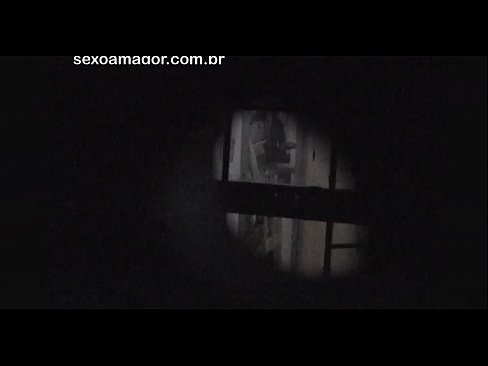 ❤️ Si Blondie ay lihim na nakunan ng video ng isang voyeur ng kapitbahayan na nakatago sa likod ng mga guwang na brick ❤️ Porno vk sa porn tl.josporn-com.ru ﹏